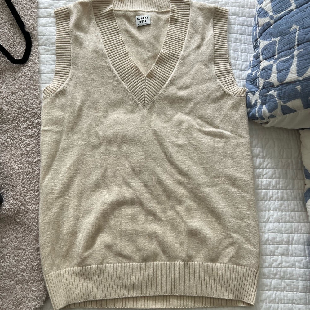 Sweater vest